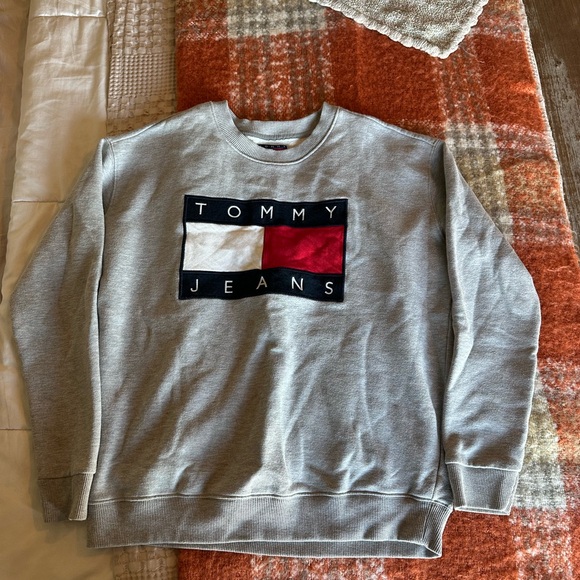 Tommy Hilfiger Sweaters - Tommy Hilfiger Cream Fleece Pullover
